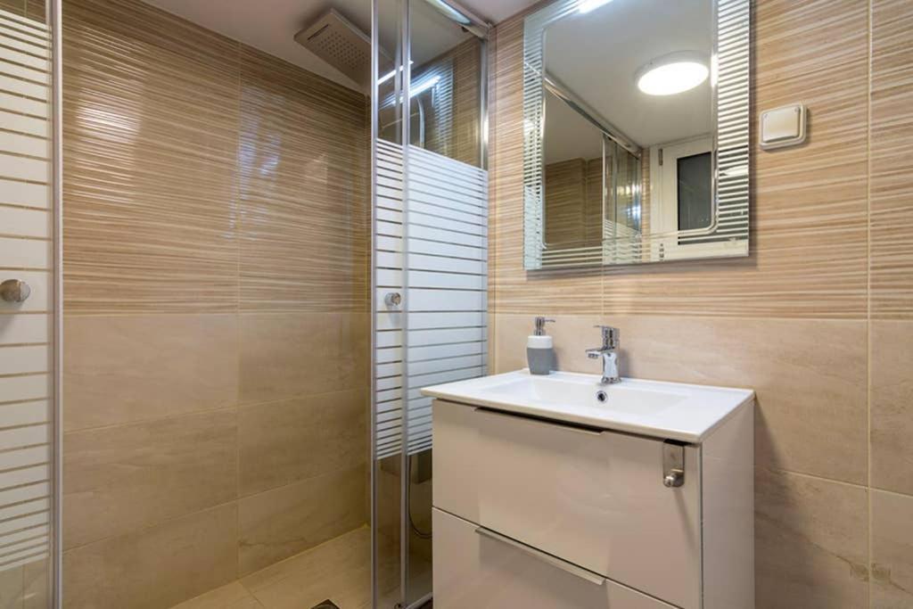 Brand New Decorated Flat For 4 Ppl In Pagrati Apartment Атина Екстериор снимка