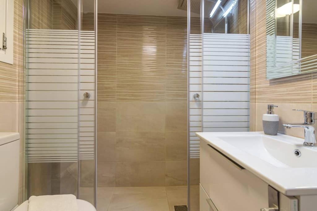 Brand New Decorated Flat For 4 Ppl In Pagrati Apartment Атина Екстериор снимка